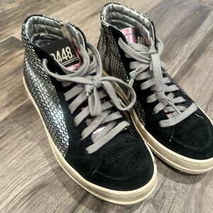P448 Sneakers size 35.